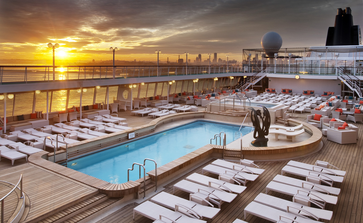 Crystal Cruises - Crystal Symphony - Entertainment - Seahorse Pool.jpg